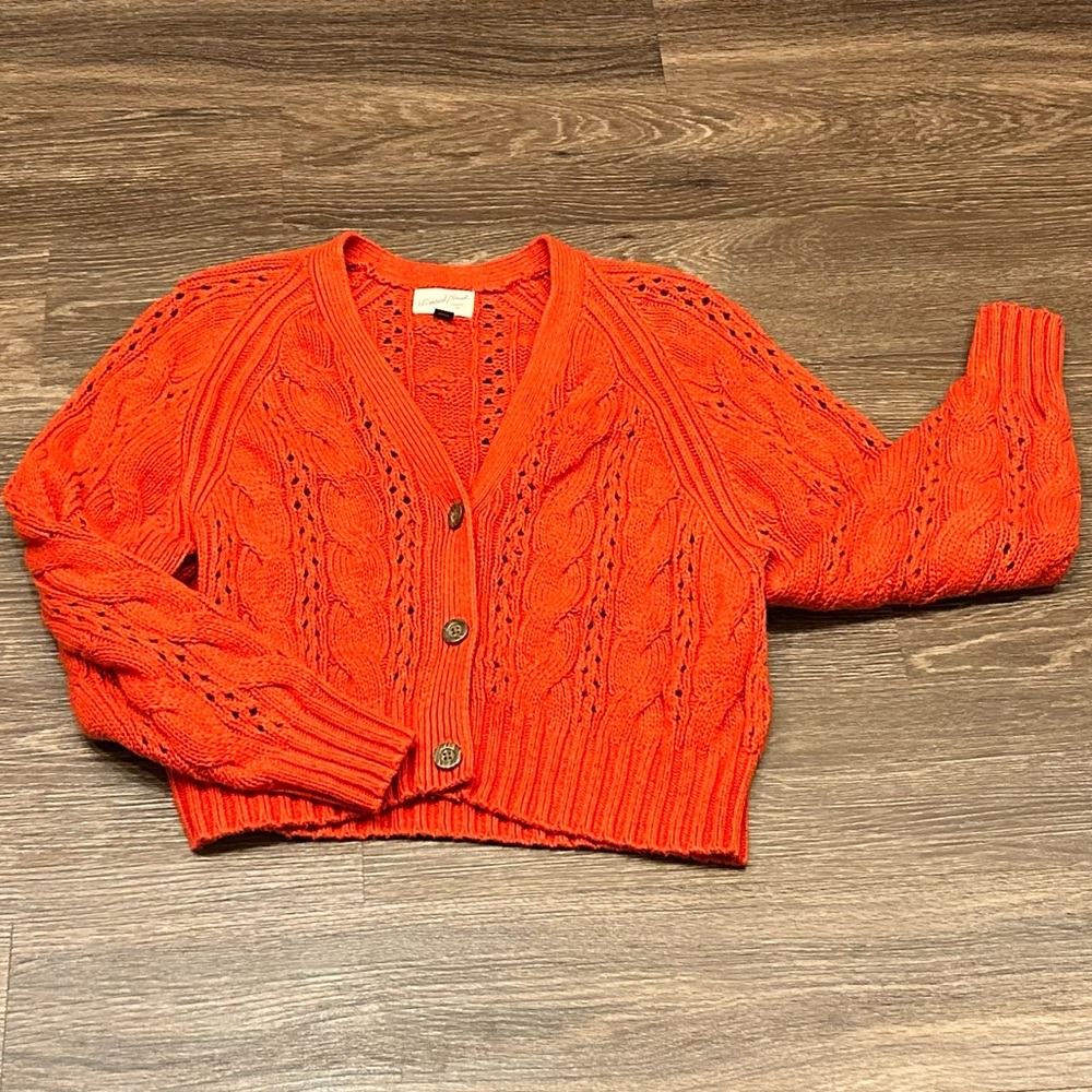 Universal Thread Cropped Button-Down Cable Knit Cardigan in red